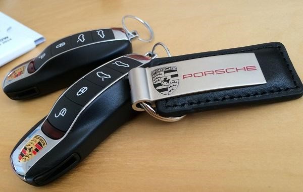 Làm chìa khóa Porsche – hình minh họa 3