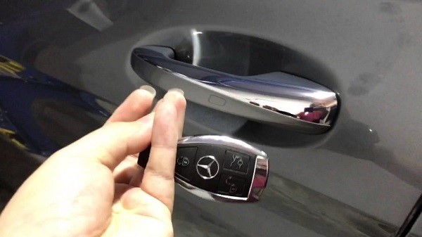 Làm chìa khóa Mercedes-Benz – hình minh họa 3