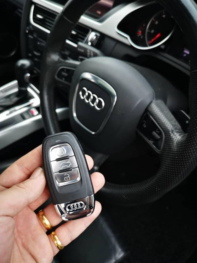 Làm chìa khóa Audi – ảnh thực tế