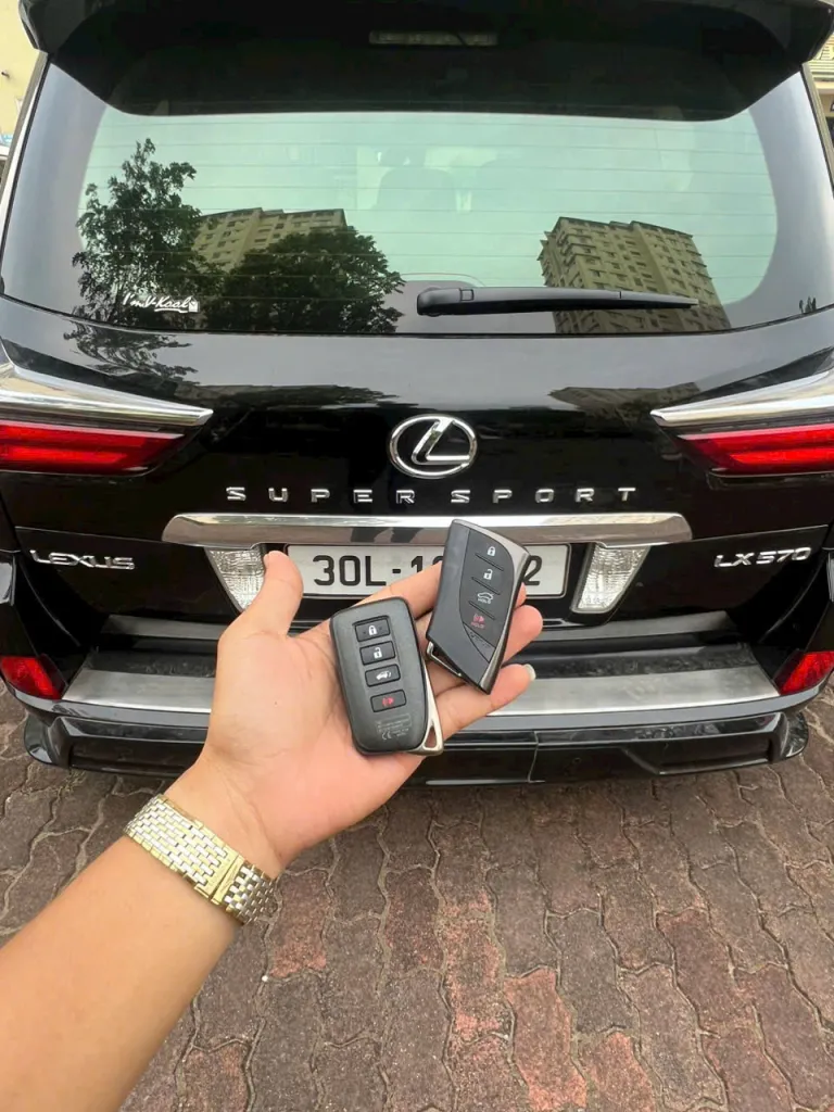 Làm chìa khóa Lexus – ảnh thực tế 1