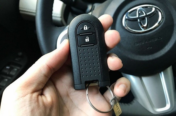 Làm chìa khóa Toyota Rush – hình minh họa 1