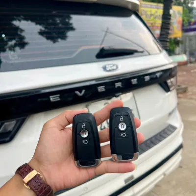 Làm chìa khóa Ford Everest