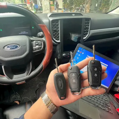 Làm chìa khóa Ford Explorer