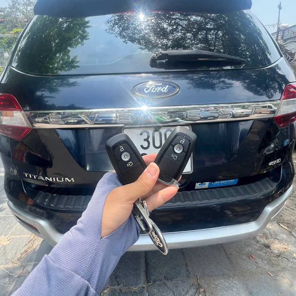 Làm chìa khóa Ford Everest – ảnh thực tế 3