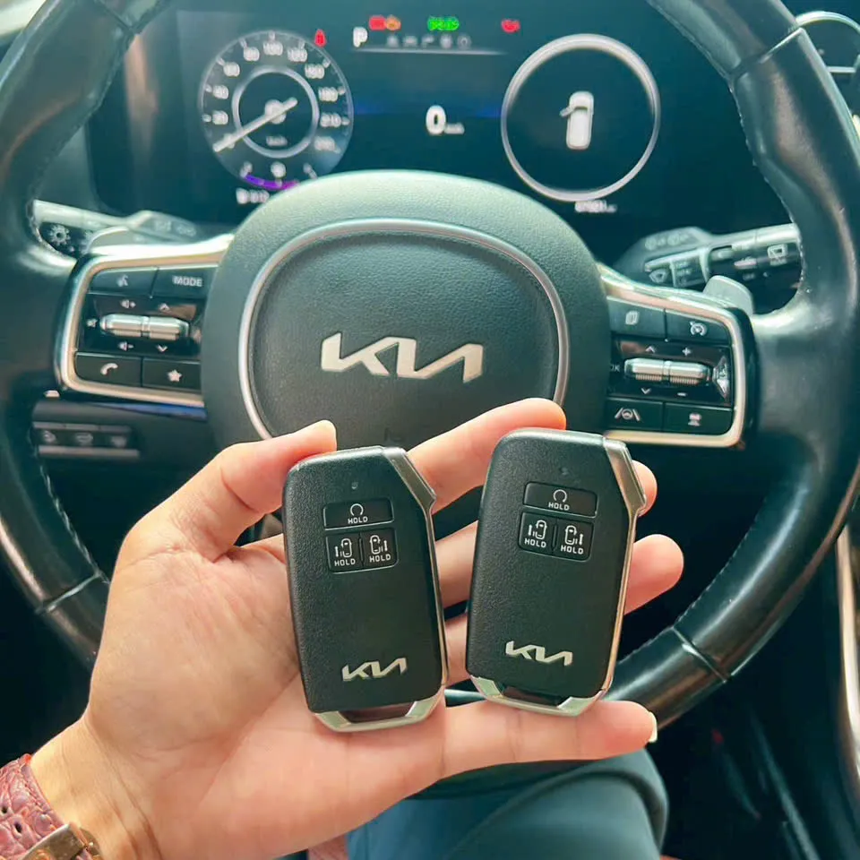 Làm chìa khóa Kia Carnival – ảnh thực tế 2