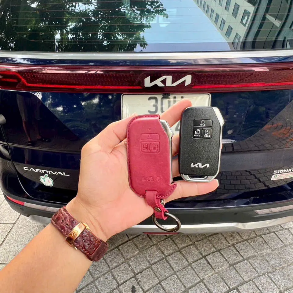 Làm chìa khóa Kia Carnival – ảnh thực tế 3