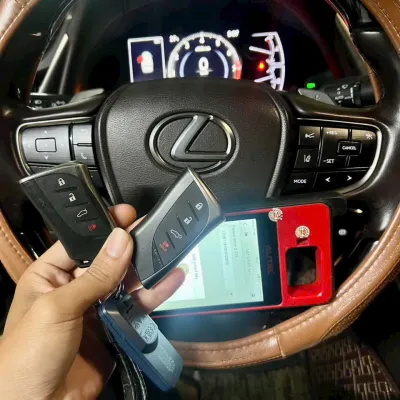 Làm chìa khóa Lexus LX600