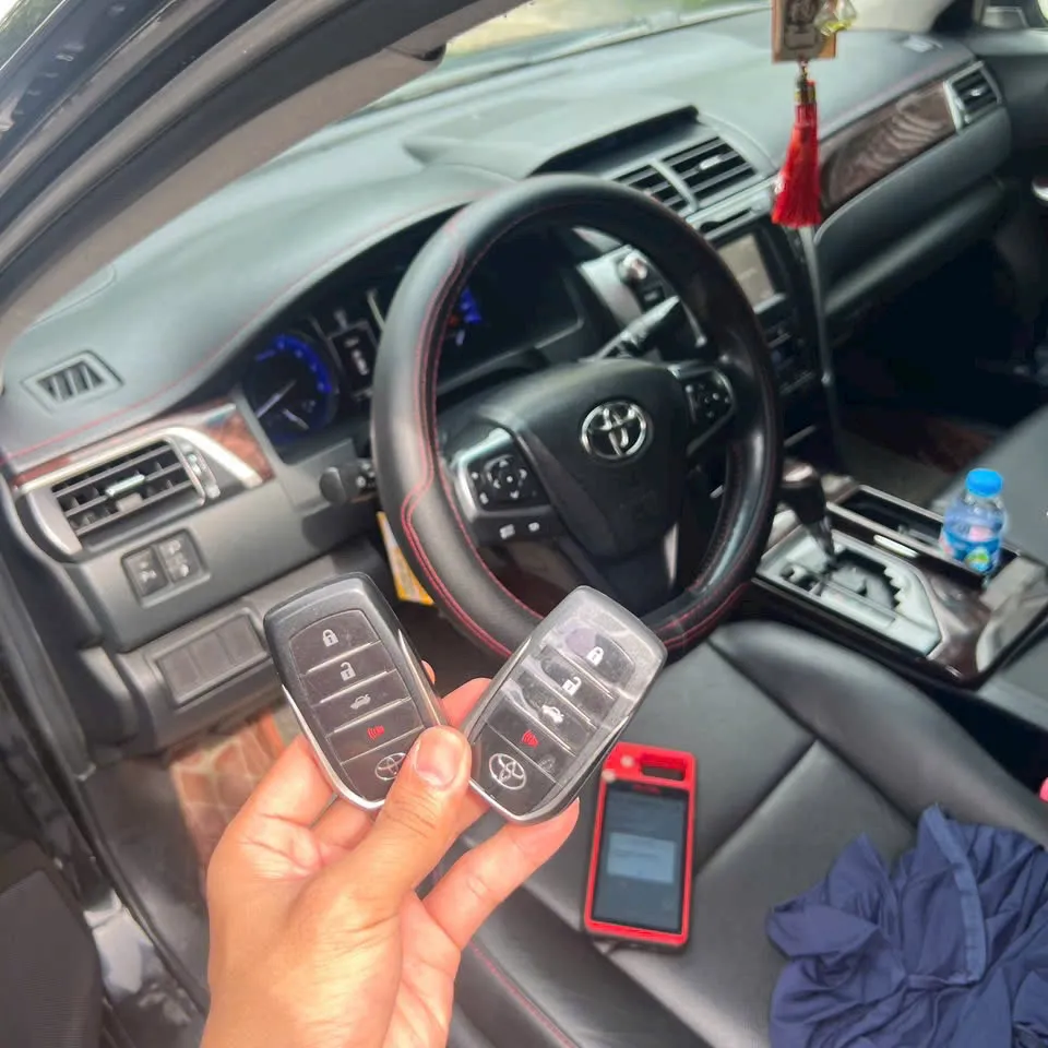 Làm chìa khóa Toyota Camry – ảnh thực tế 2