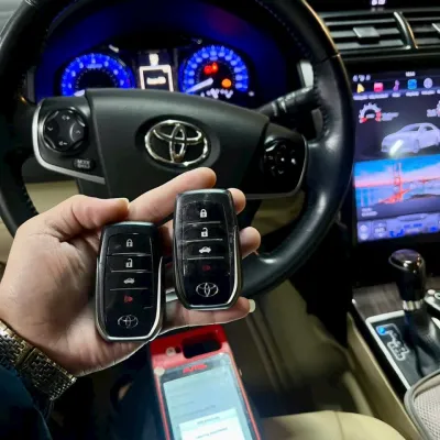 Làm chìa khóa Toyota Corolla Altis