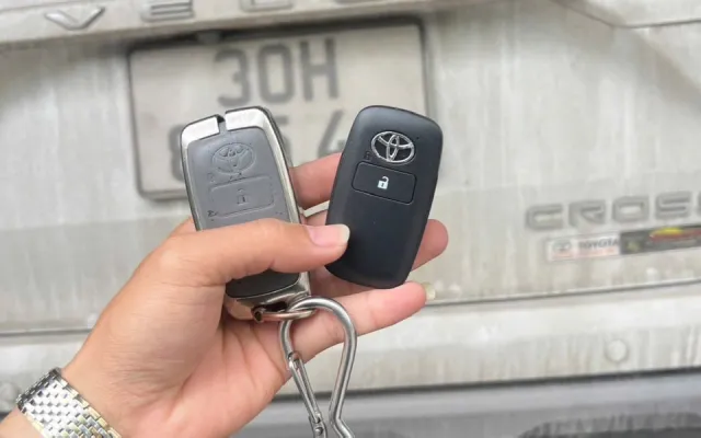 Làm chìa khóa Toyota Corolla Cross