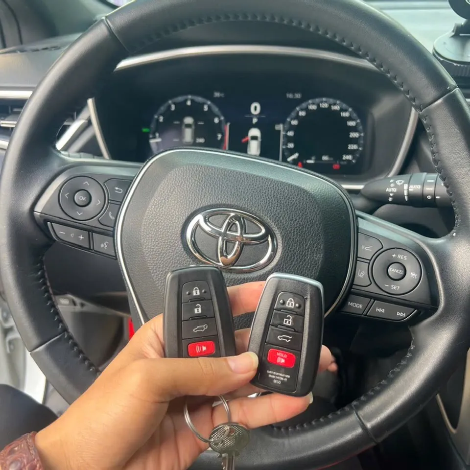 Làm chìa khóa Toyota Corolla Cross – ảnh thực tế 2