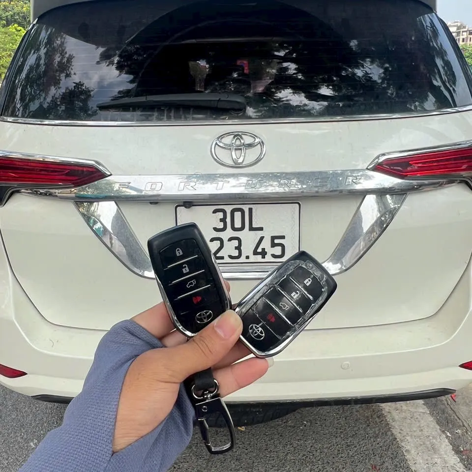 Làm chìa khóa Toyota Fortuner – ảnh thực tế 2