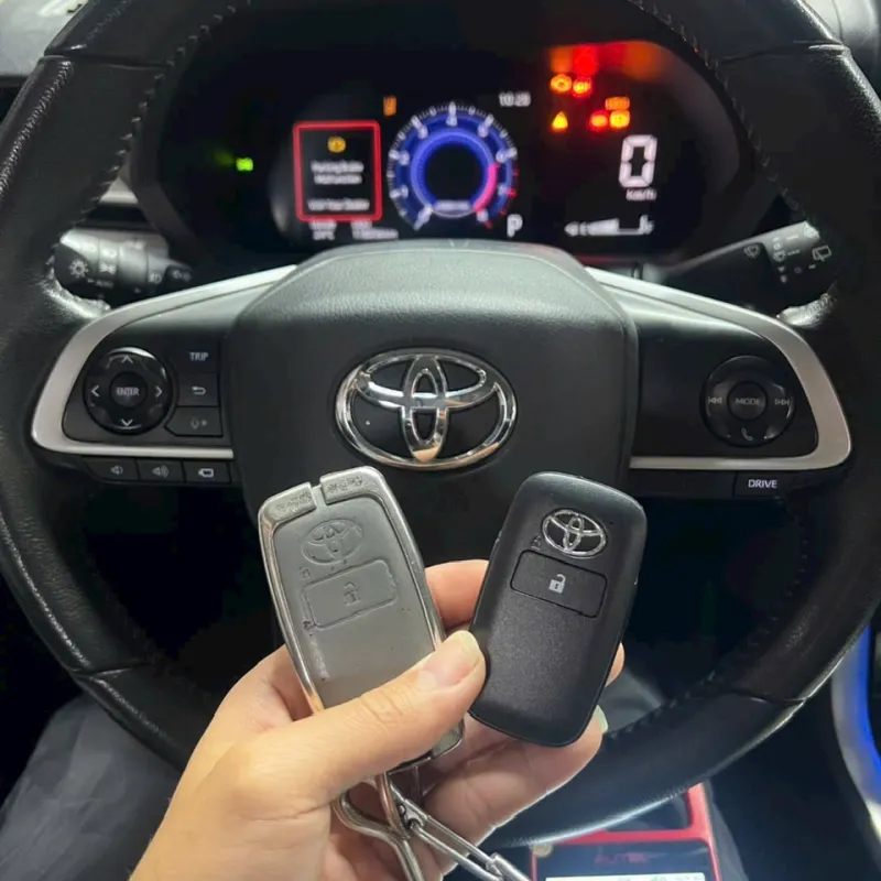 Làm chìa khóa Toyota Veloz Cross